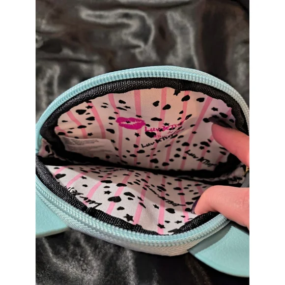 Betsey Johnson Circular Wristlet - Picture 6 of 6